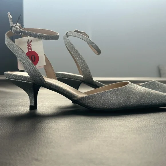 Unisa Kitten Heel Pumps-Never Worn! - Picture 4 of 8